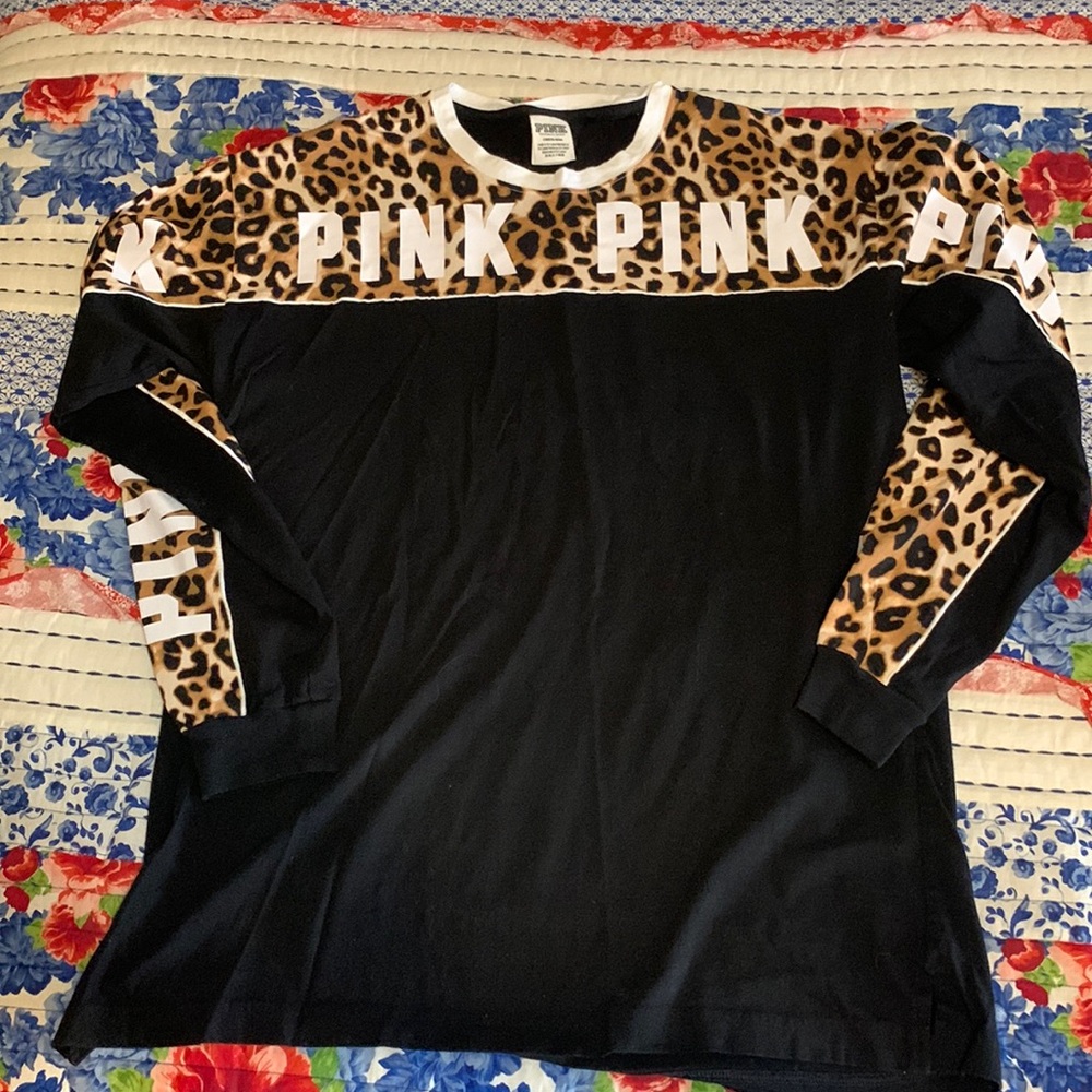 Womens VS PINK top. Size Large.